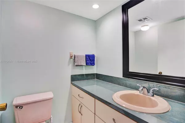 Miami Beach, FL 33141,7150 Indian Creek DR 505