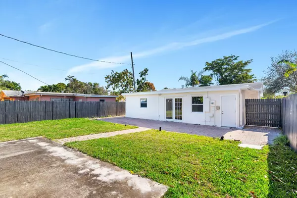 West Palm Beach, FL 33401,913 Avon RD