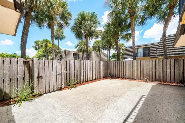 West Palm Beach, FL 33407,624 6th WAY