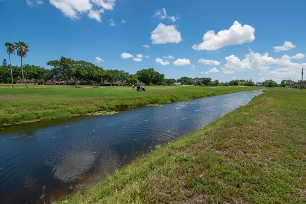 Lake Worth, FL 33467,4696 Lucerne Lakes BLVD 102