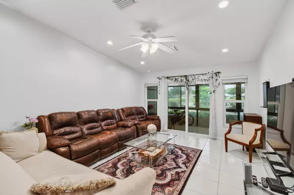 Boca Raton, FL 33496,18541 Cherborg DR D