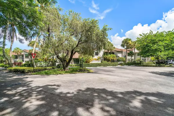 Wellington, FL 33414,11223 Pond View DR A102