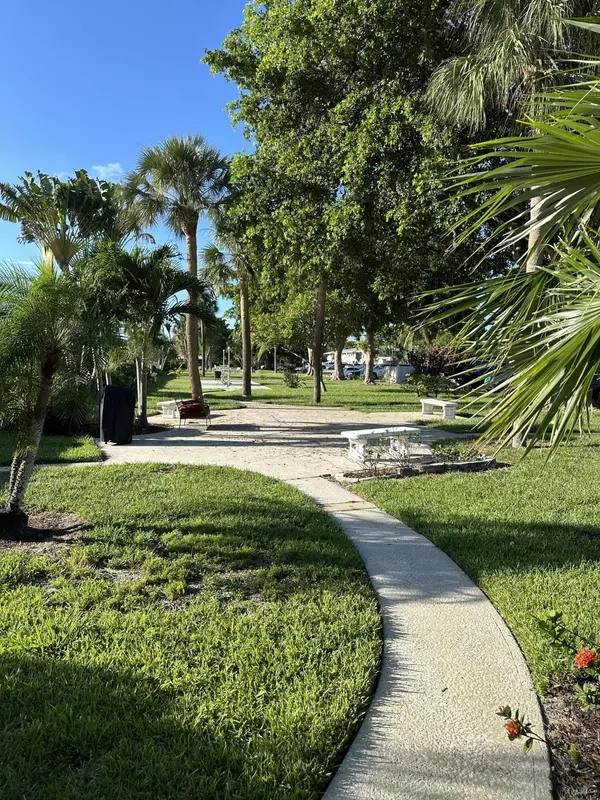 Lighthouse Point, FL 33064,3801 NE 22nd TER 11