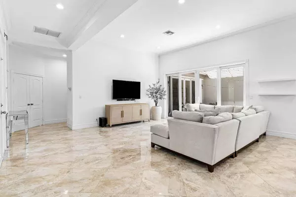 Boca Raton, FL 33496,4023 NW 58th ST