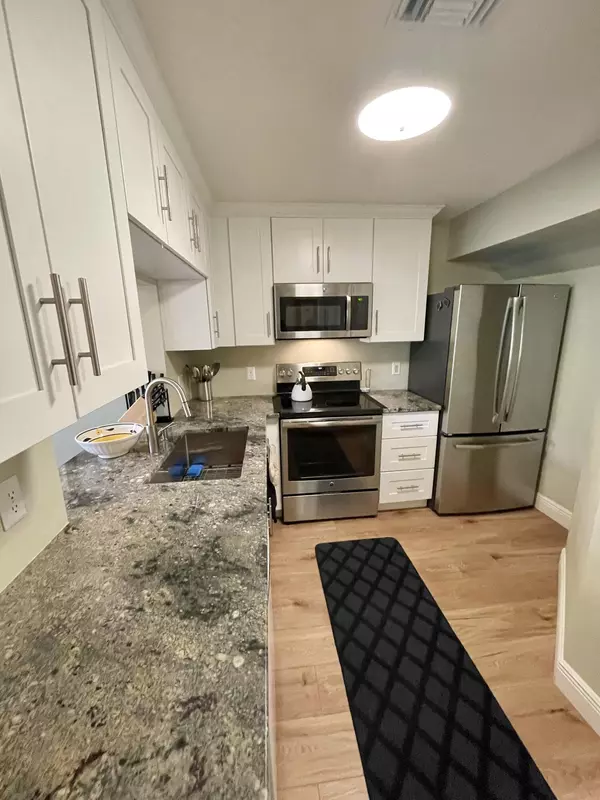 Wellington, FL 33414,12708 Shoreline DR C