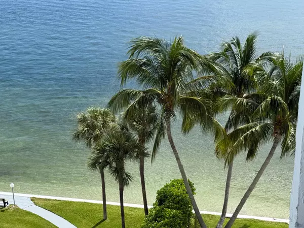 Lake Park, FL 33403,401 Lake Shore DR 801