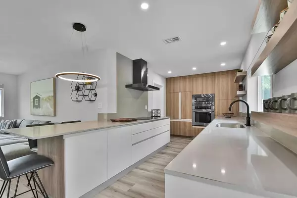 Delray Beach, FL 33444,803 Bluebird DR