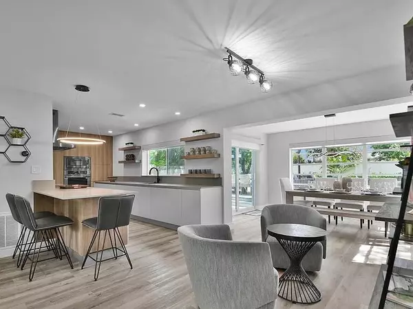 Delray Beach, FL 33444,803 Bluebird DR