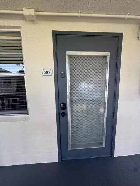 687 Durham Y, Deerfield Beach, FL 33442