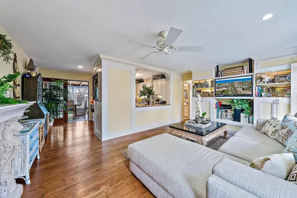 West Palm Beach, FL 33405,245 Arlington RD