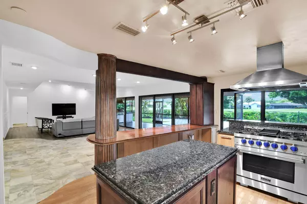Boca Raton, FL 33498,10397 Camelback LN
