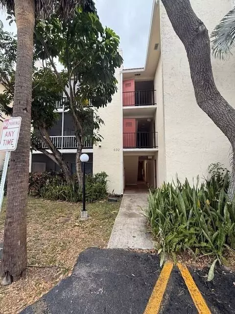 Boca Raton, FL 33486,632 NW 13th ST 24