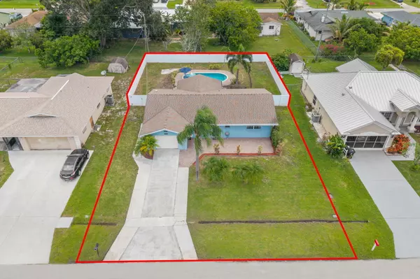 435 SE Sunnydale LN, Port Saint Lucie, FL 34983