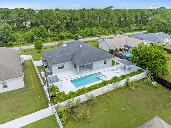2265 SW Kenwick AVE, Port Saint Lucie, FL 34953