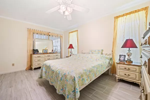 Stuart, FL 34997,6531 SE Federal HWY Q108