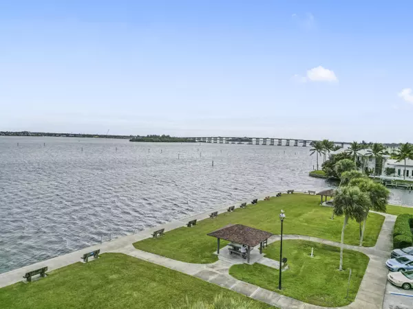 Vero Beach, FL 32960,25 Park AVE