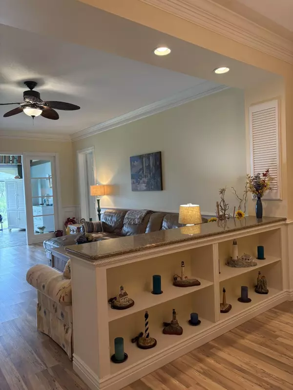 Fort Pierce, FL 34949,27 W Harbour Isles DR 105