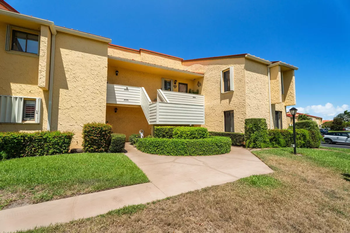 Stuart, FL 34997,5383 SE Miles Grant RD B-206