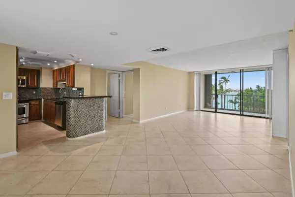 West Palm Beach, FL 33407,5200 N Flagler DR 404