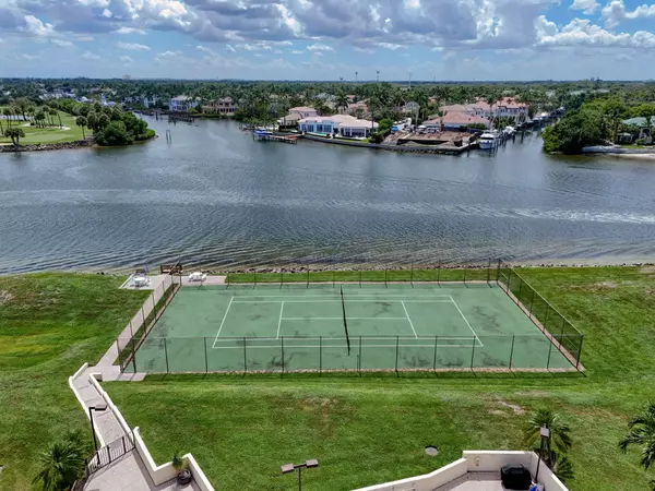 North Palm Beach, FL 33408,372 Golfview RD 403