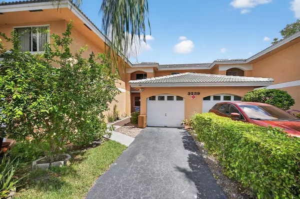 3239 NW 44th ST 3, Oakland Park, FL 33309