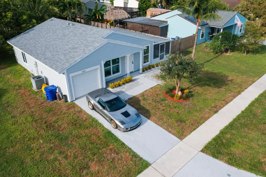 10651 Misty LN, Royal Palm Beach, FL 33411