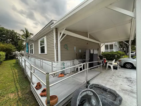 Davie, FL 33325,13062 SW 9th CT