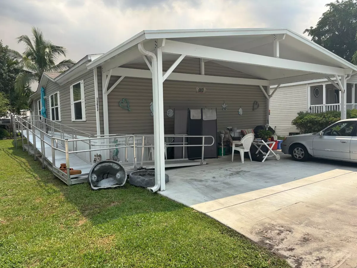 Davie, FL 33325,13062 SW 9th CT