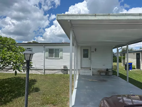 2649 SW Thunderbird TRL, Stuart, FL 34997
