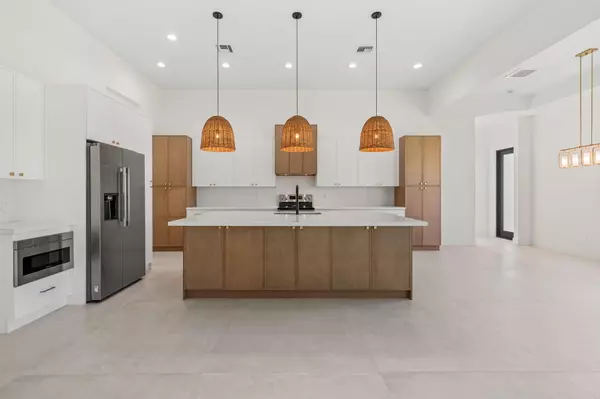 Port Saint Lucie, FL 34983,632 SE Seahouse DR