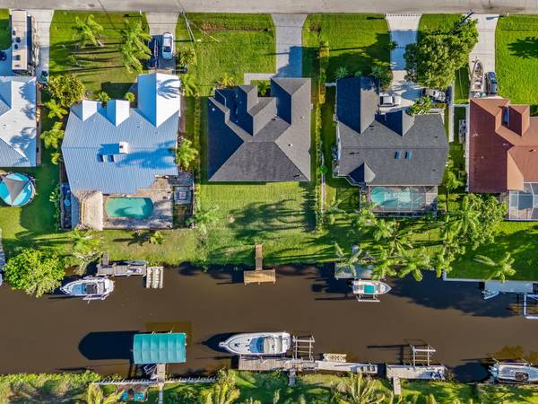632 SE Seahouse DR, Port Saint Lucie, FL 34983