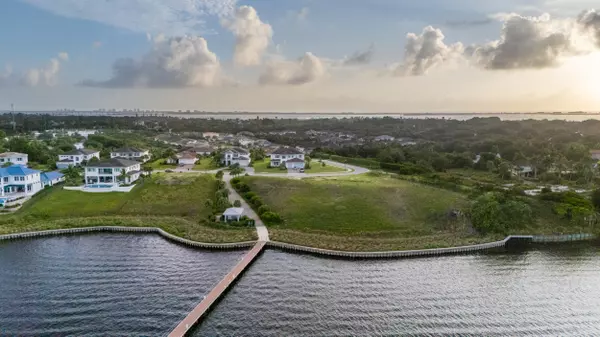 Jensen Beach, FL 34957,1311 NE Langford LN