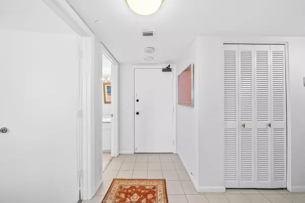 South Palm Beach, FL 33480,3560 S Ocean BLVD 809