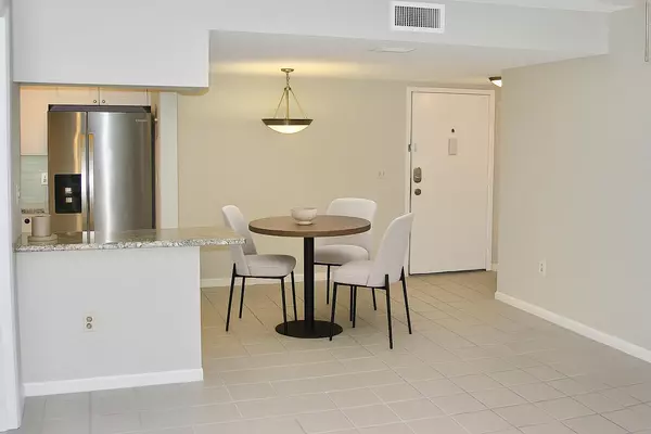 Stuart, FL 34994,950 S Kanner HWY D-4