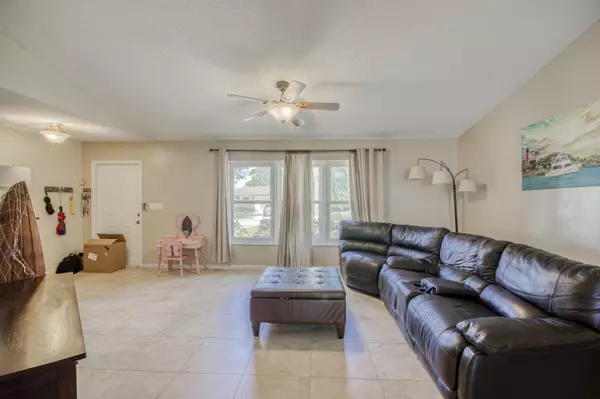 Royal Palm Beach, FL 33411,122 Heron Pkwy