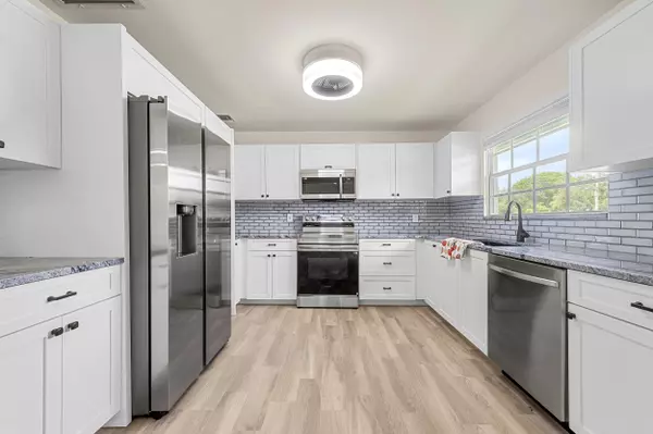 Loxahatchee, FL 33470,18682 N 49th ST