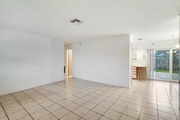 West Palm Beach, FL 33406,1362 Berkshire DR