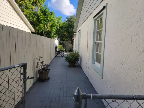 Greenacres, FL 33463,5821 S 38th ST