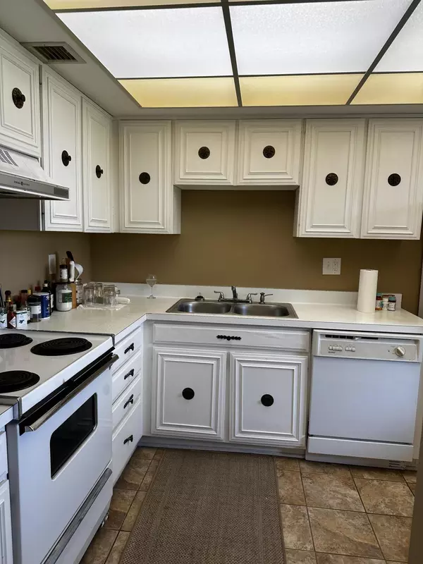 West Palm Beach, FL 33401,3050 Presidential WAY 403