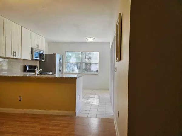 West Palm Beach, FL 33409,1945 Stratford WAY