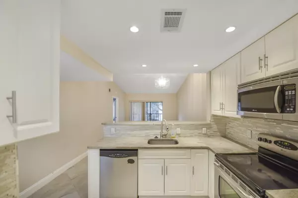 21951 Soundview TER 207, Boca Raton, FL 33433