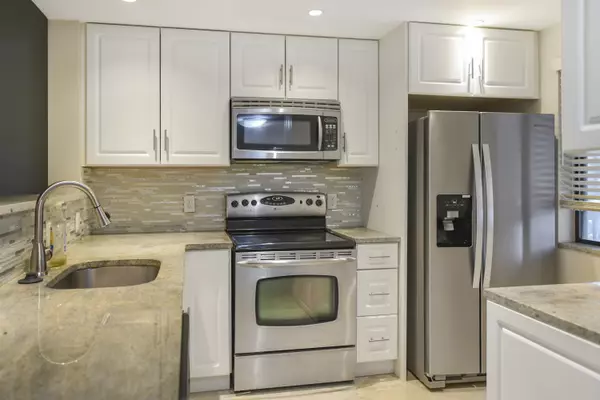 Boca Raton, FL 33433,21951 Soundview Ter TER 207