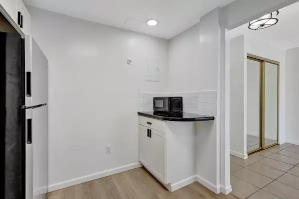 West Palm Beach, FL 33401,500 Executive Center Drive 3-J