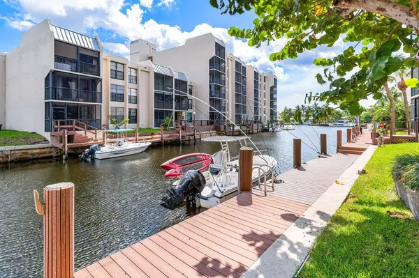 Boca Raton, FL 33432,17 Royal Palm WAY 1050