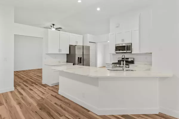 Greenacres, FL 33413,1102 Hatteras CIR