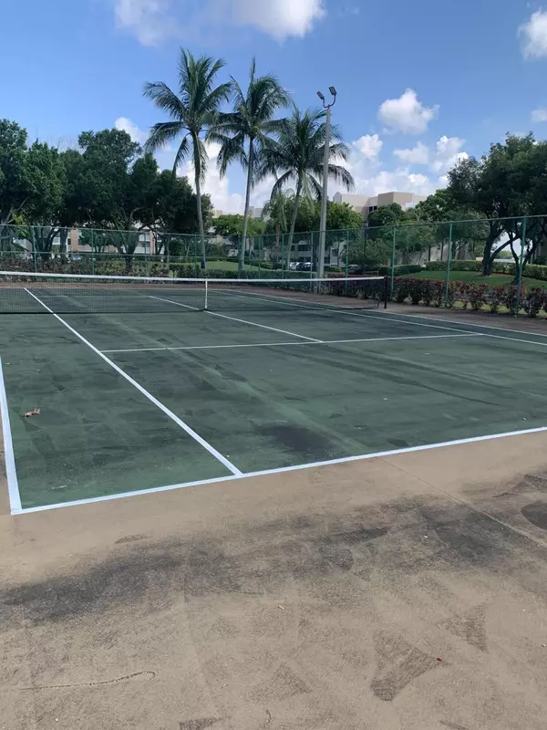 Tamarac, FL 33321,9580 Weldon CIR K206