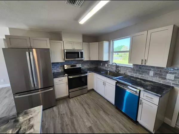 Okeechobee, FL 34974,1249 Chobee ST