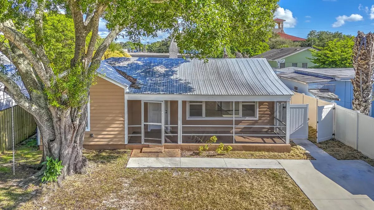 Fort Pierce, FL 34950,1204 Easter AVE