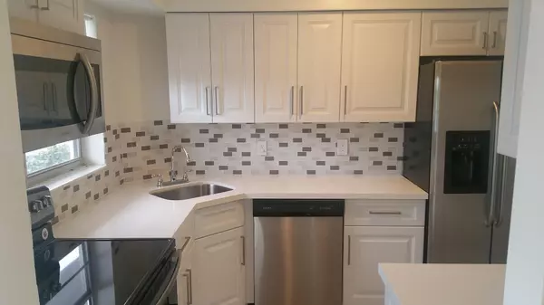 Jupiter, FL 33469,18081 SE Country Club DR 32-315