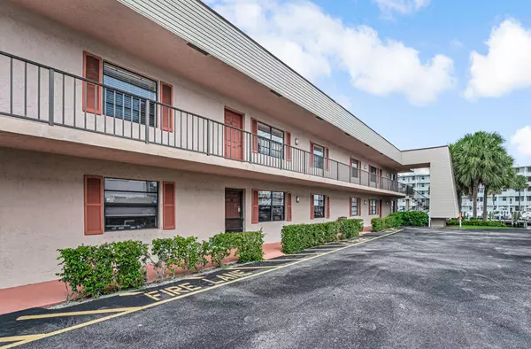 North Palm Beach, FL 33408,135 Shore CT 203